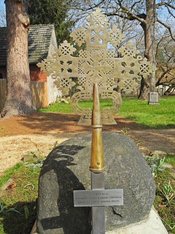 800px-Muskau-Kirchhof-6